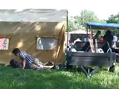 La bionda bere sperma che scorre video cuckold amatoriale nella sua vagina