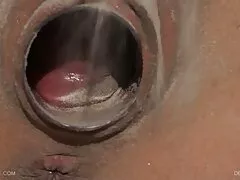 Sesso con una video amatoriali di mature ragazza che non è mai soddisfatta sul divano di pelle.