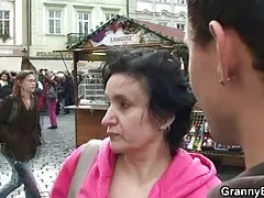 Masturbazione sotto lo sguardo di una telecamera filmatirealiamatoriali nascosta